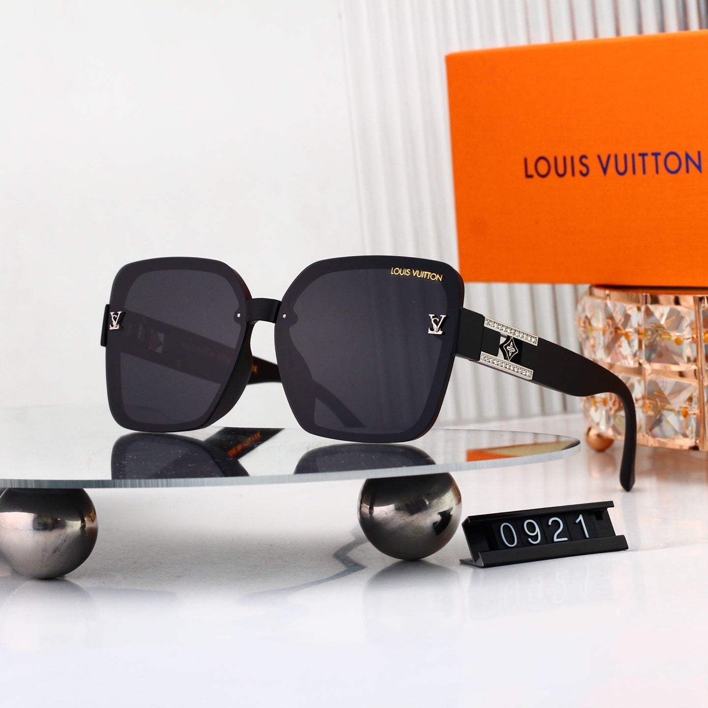 Louis vuitton Metal Logo Oversized Sunglasses 0921 Butterfly