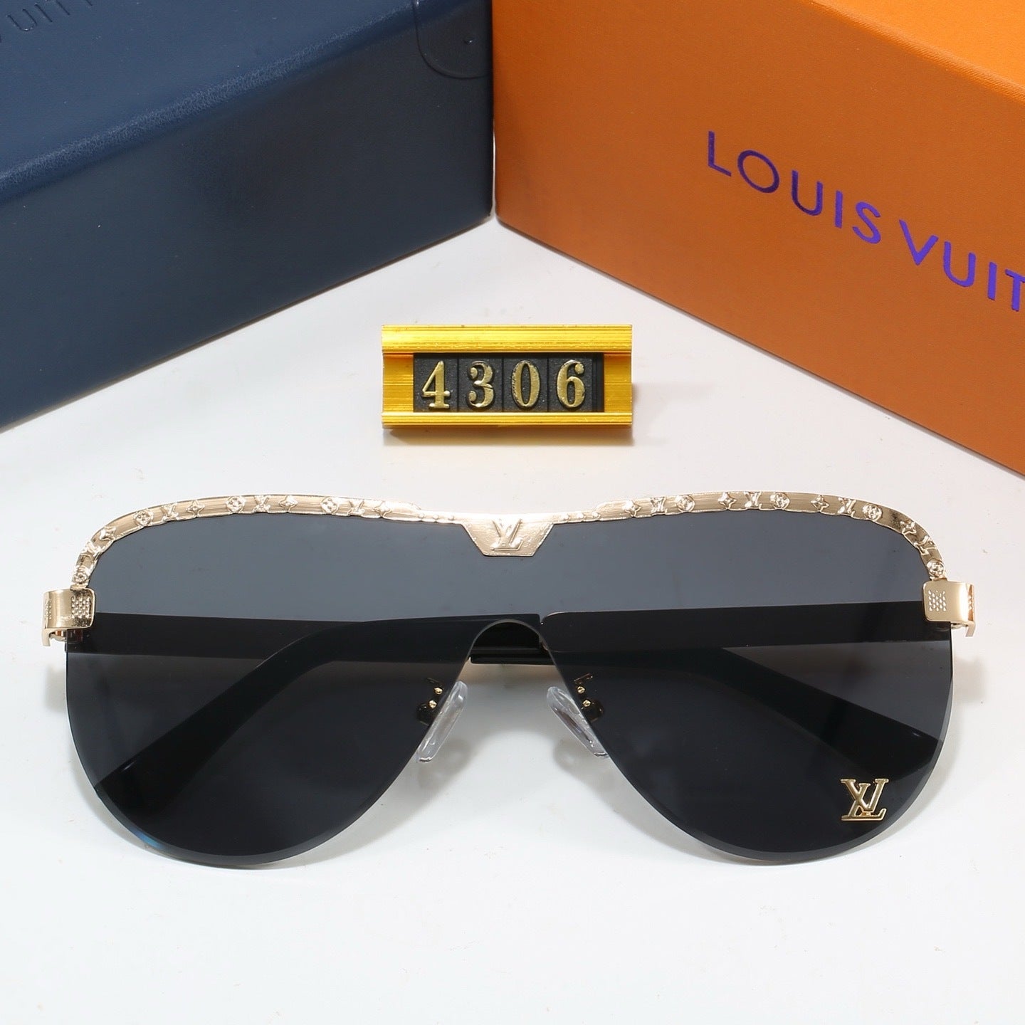 Louis vuitton Stylish and cool casual sunglasses 4306 Oval