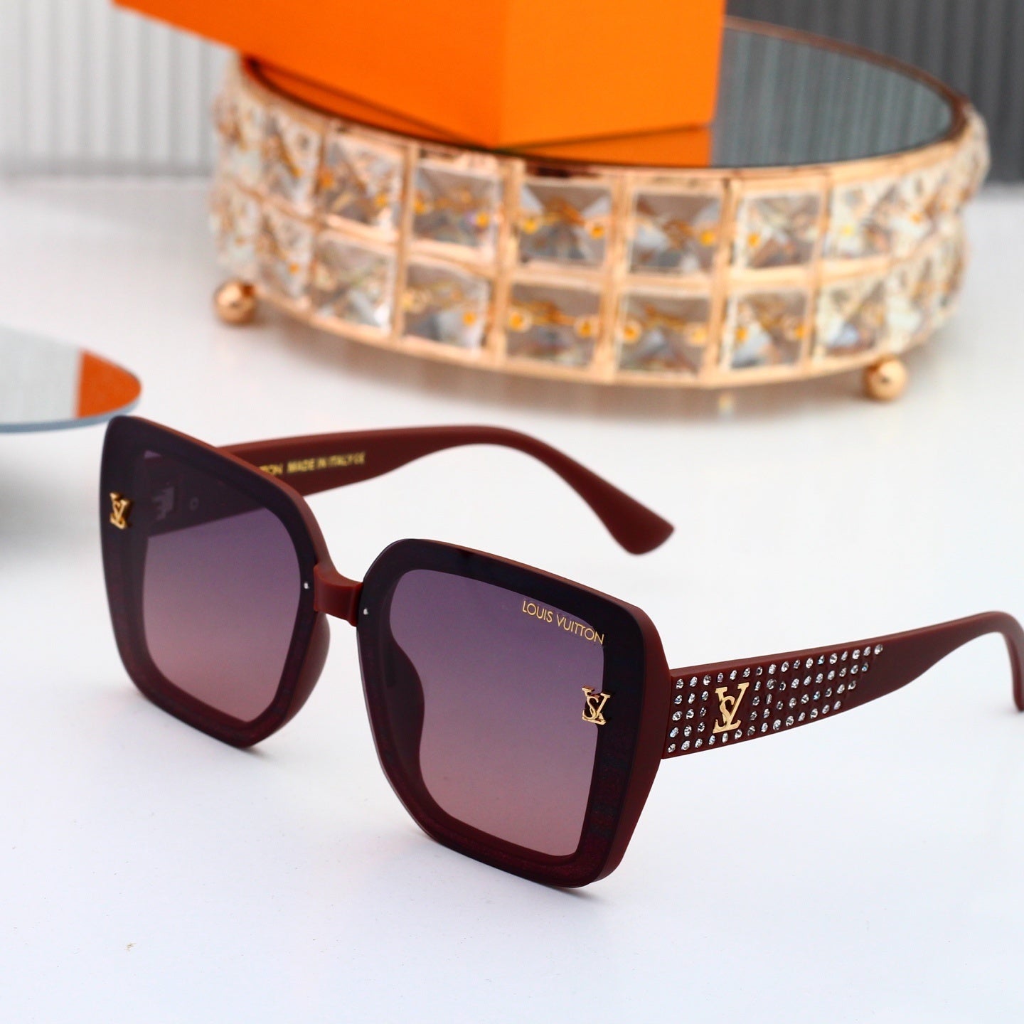 Louis vuitton Sunglasses with Diamond-Embedded Temples 0903 Butterfly