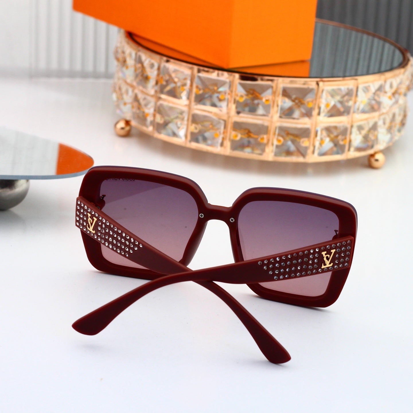 Louis vuitton Sunglasses with Diamond-Embedded Temples 0903 Butterfly