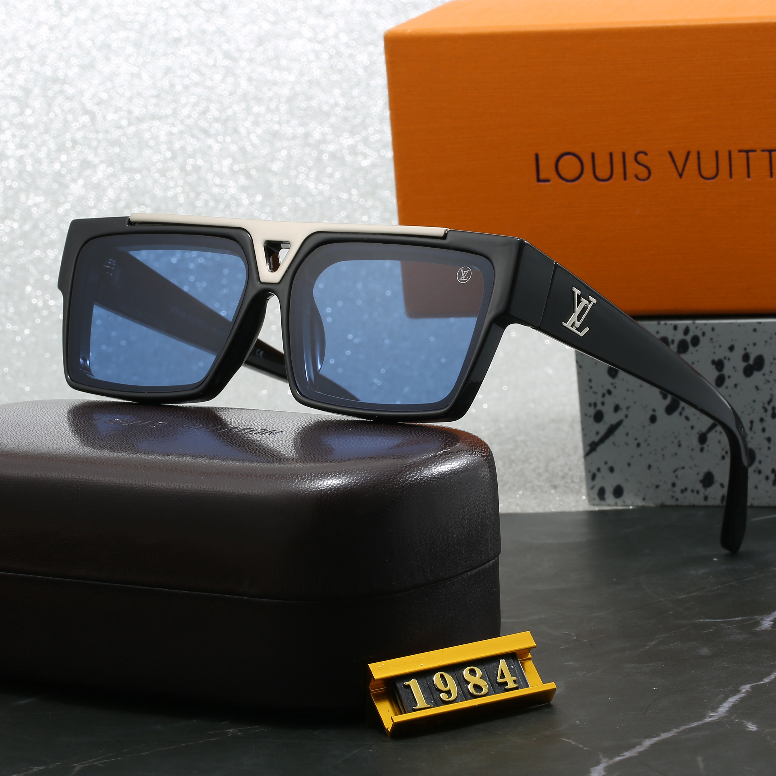 Louis vuitton Geometric Triangle Detail Oversized Square Sunglasses (Model 1984) Square