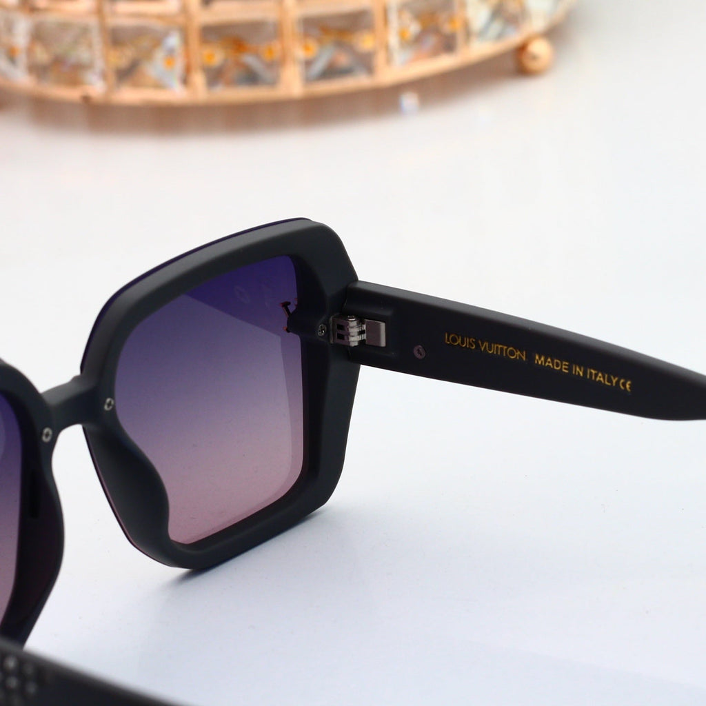 Louis vuitton Sunglasses with Diamond-Embedded Temples 0903 Butterfly