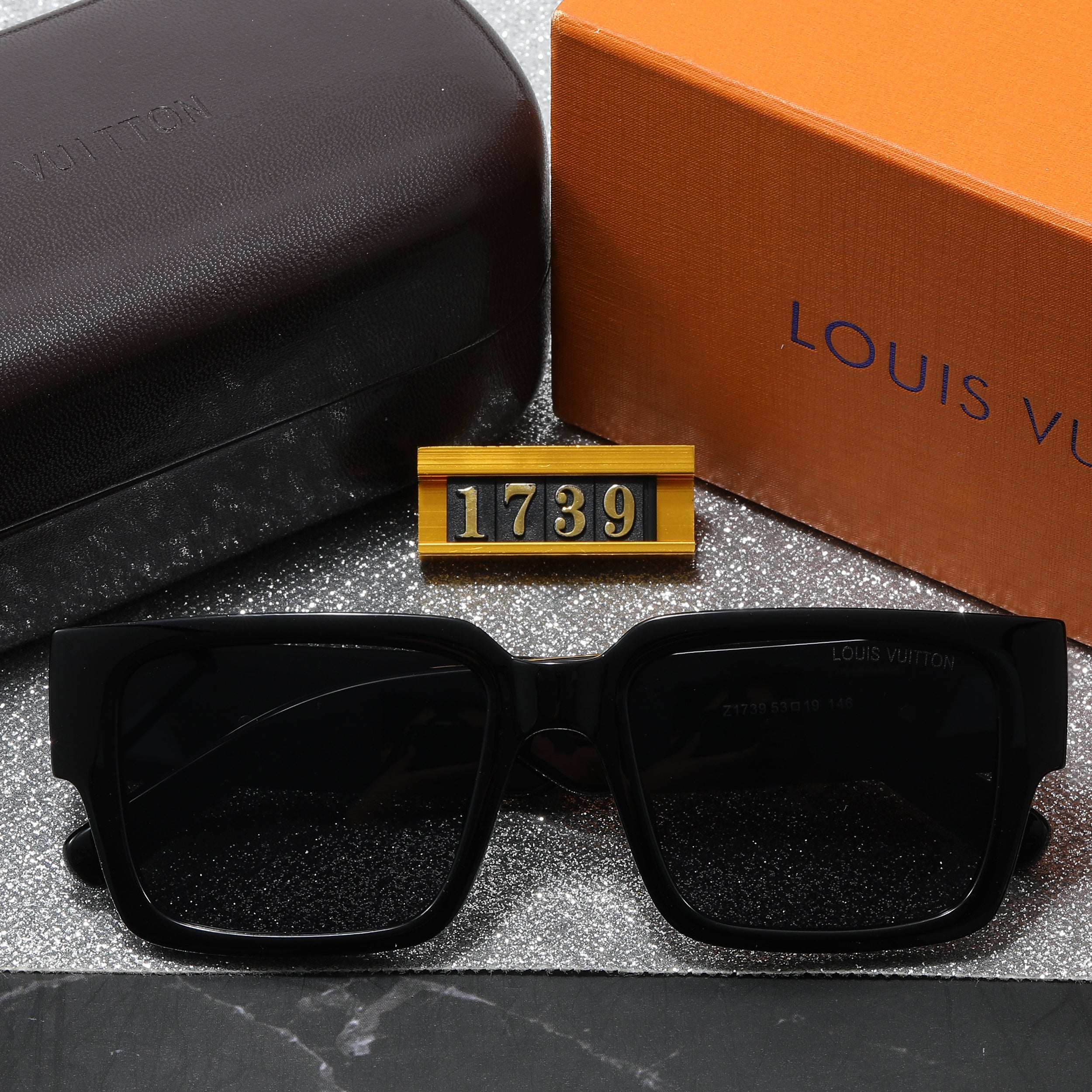 Louis vuitton Trendy Square Bold Frame Sunglasses with Metal Detail (Model 1739) Square